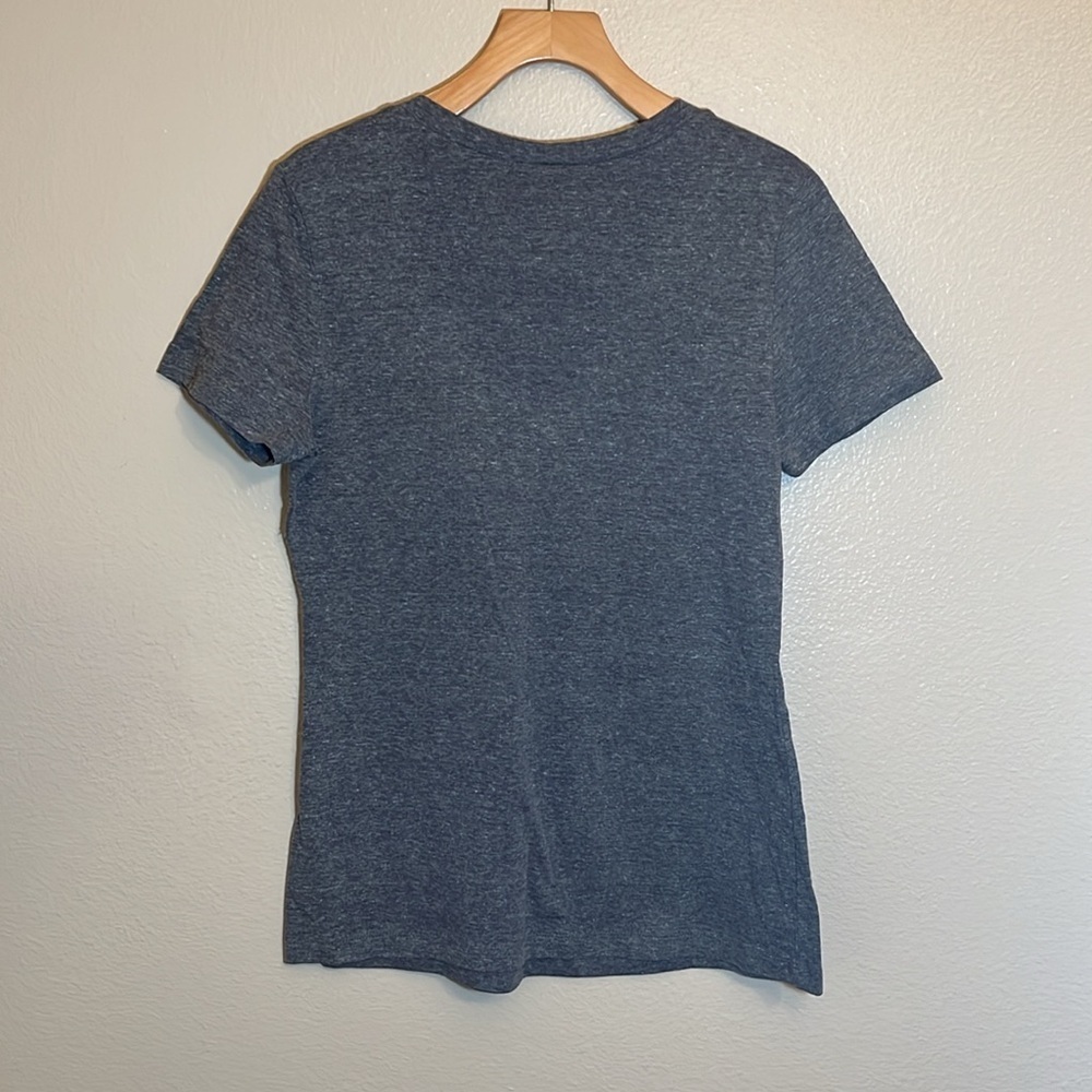 NWT Fuego Grey Owl Short Sleeve V-Neck Shirt - Picture 6 of 9